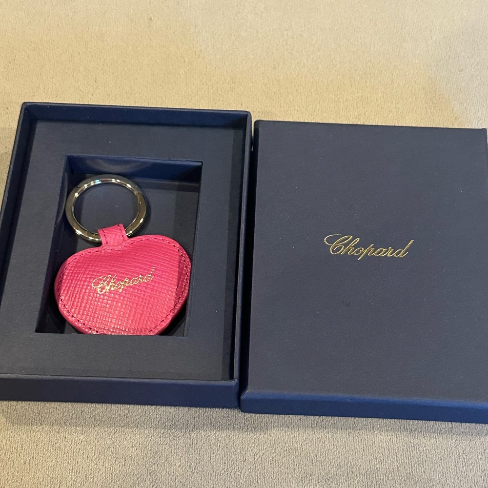 Chopard Fuchsia Heart Key Holder